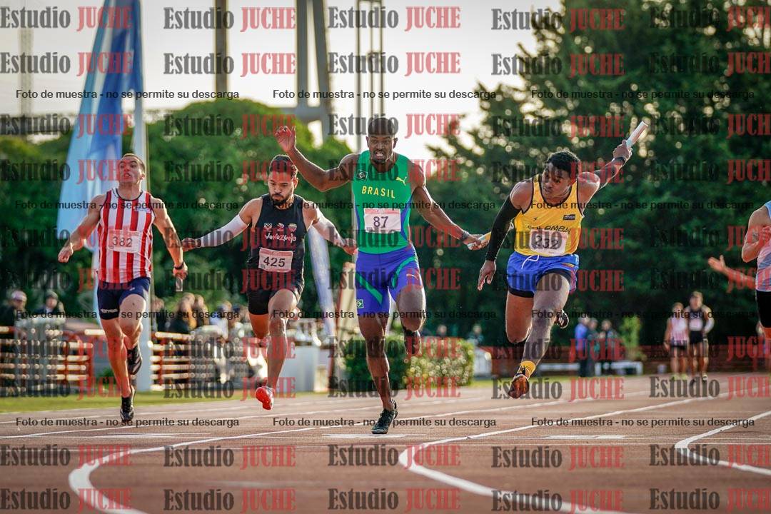 Fotos de los relevos 4x100 m de varones