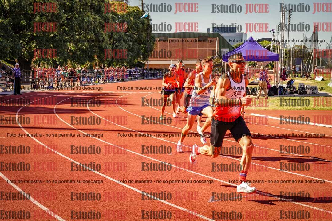 Fotos de los 800 m llanos de varones