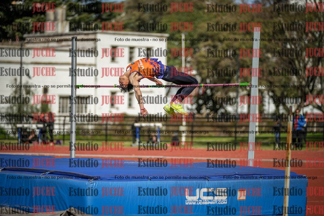 Fotos del salto en alto - todos los grupos