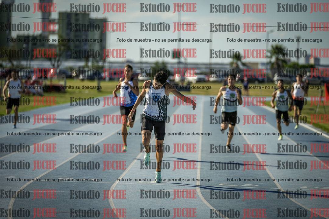 Fotos de los 400 m llanos de varones