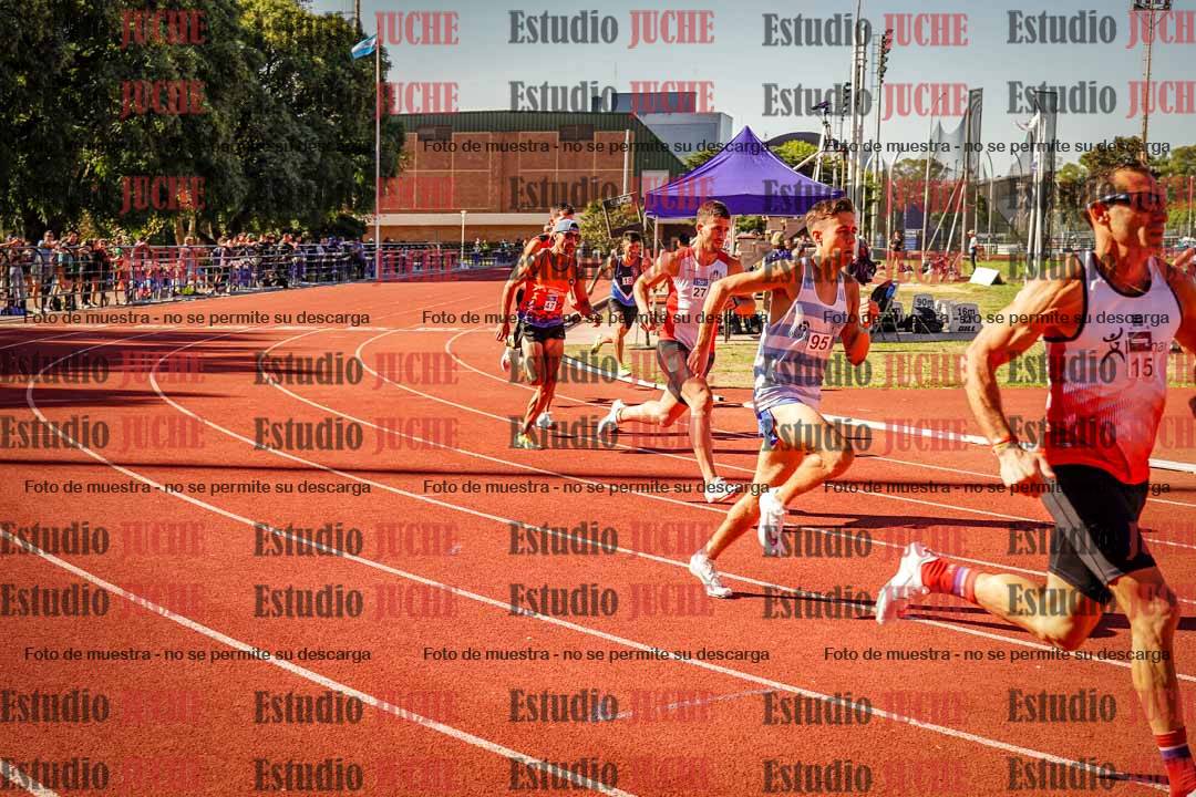 Fotos de los 800 m llanos de varones
