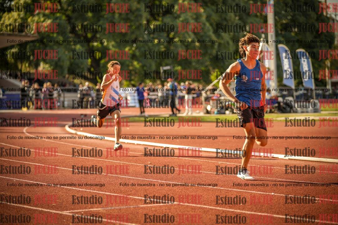 Fotos de los 400 m llanos de varones
