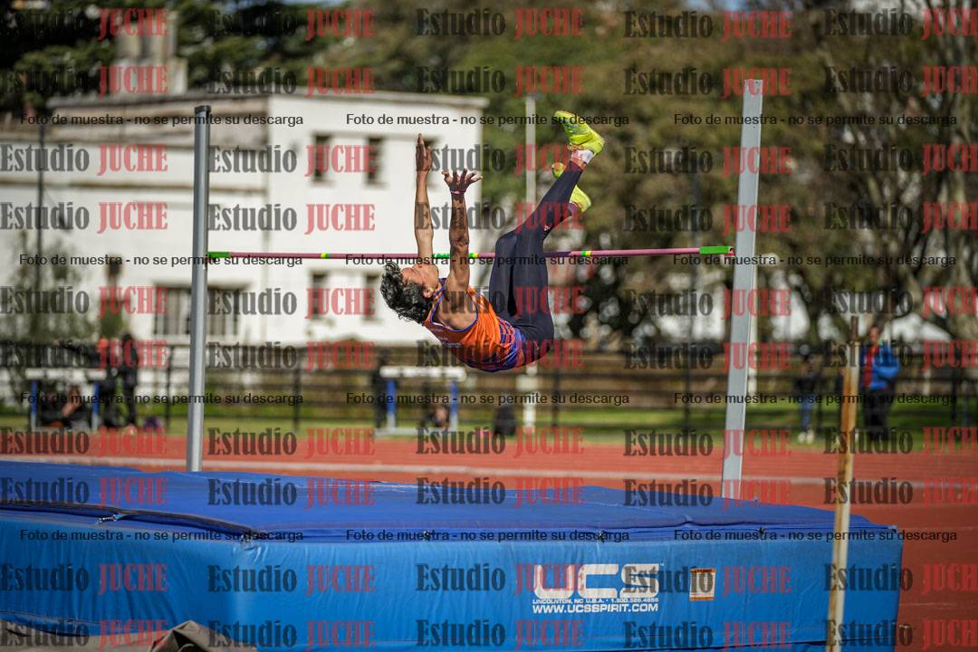 Fotos del salto en alto - todos los grupos