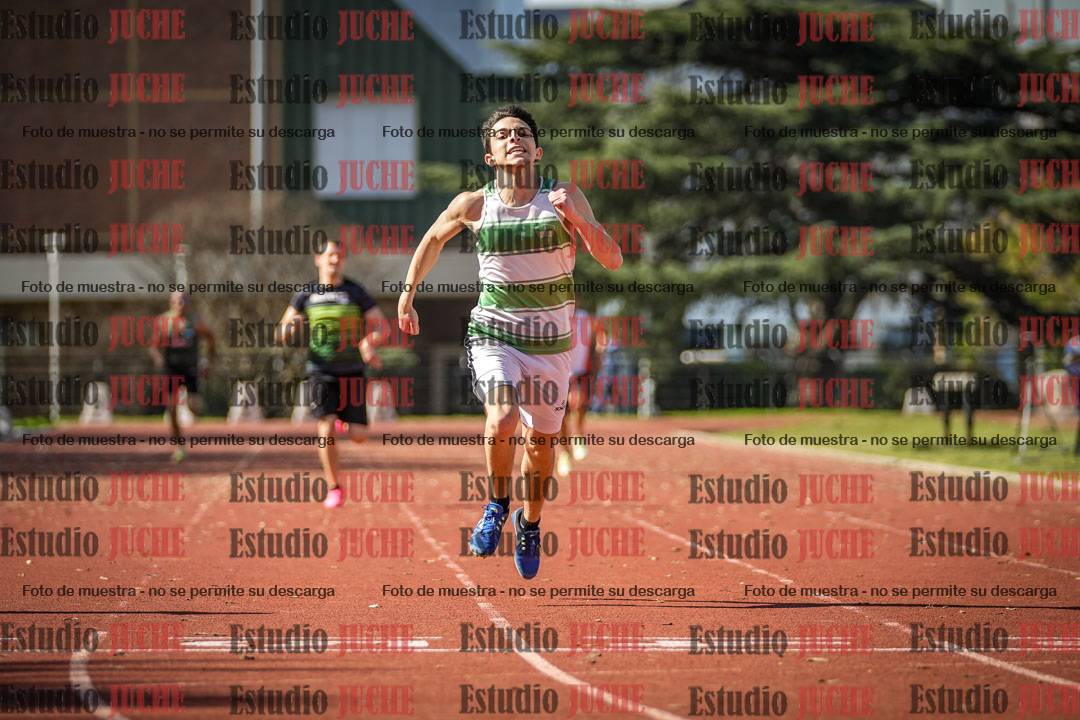 Fotos de los 400 m llanos de varones