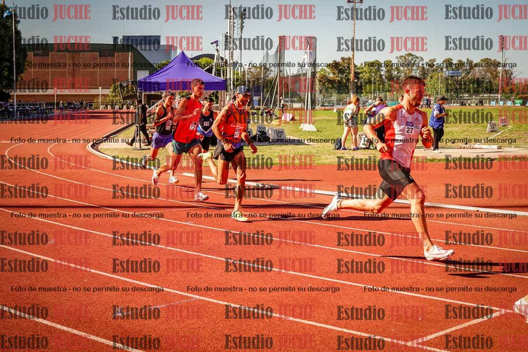 Fotos de los 800 m llanos de varones