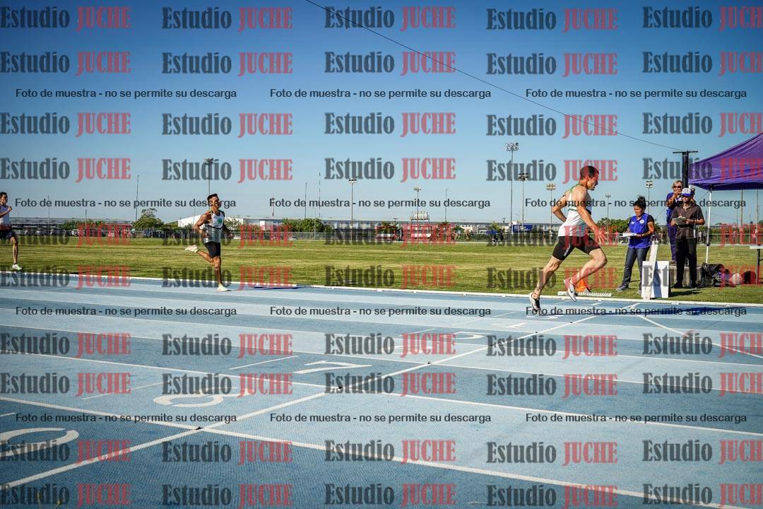 Fotos de los 400 m llanos de varones