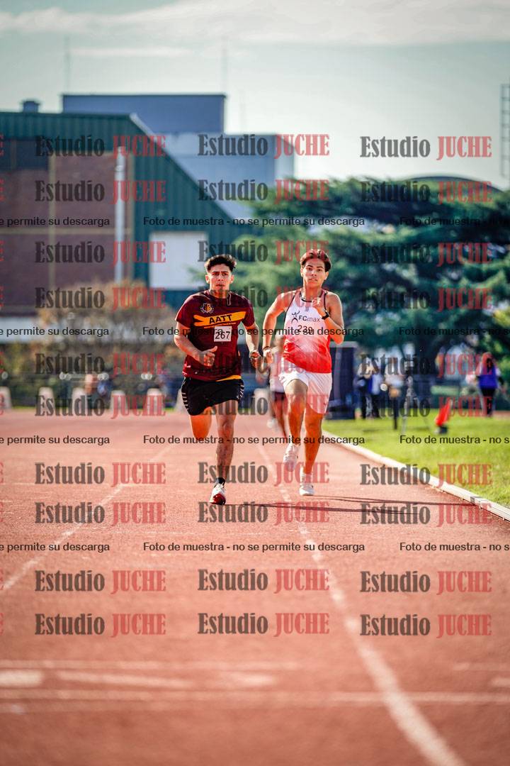 Fotos de los 800 m llanos de varones