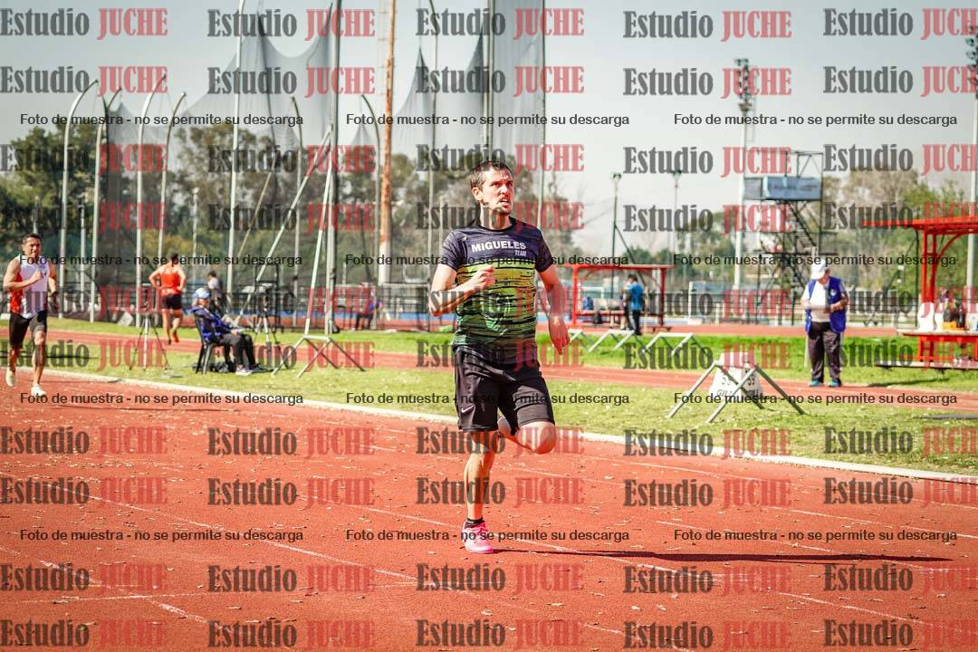 Fotos de los 400 m llanos de varones