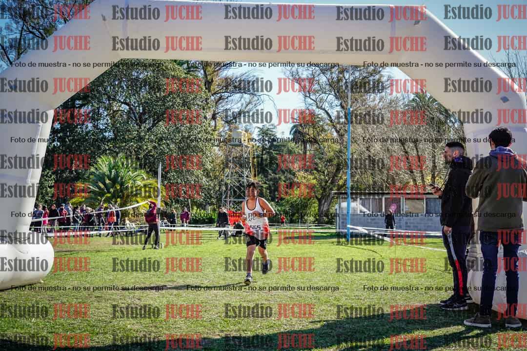 Fotos de la llegada del cross de 1000 m