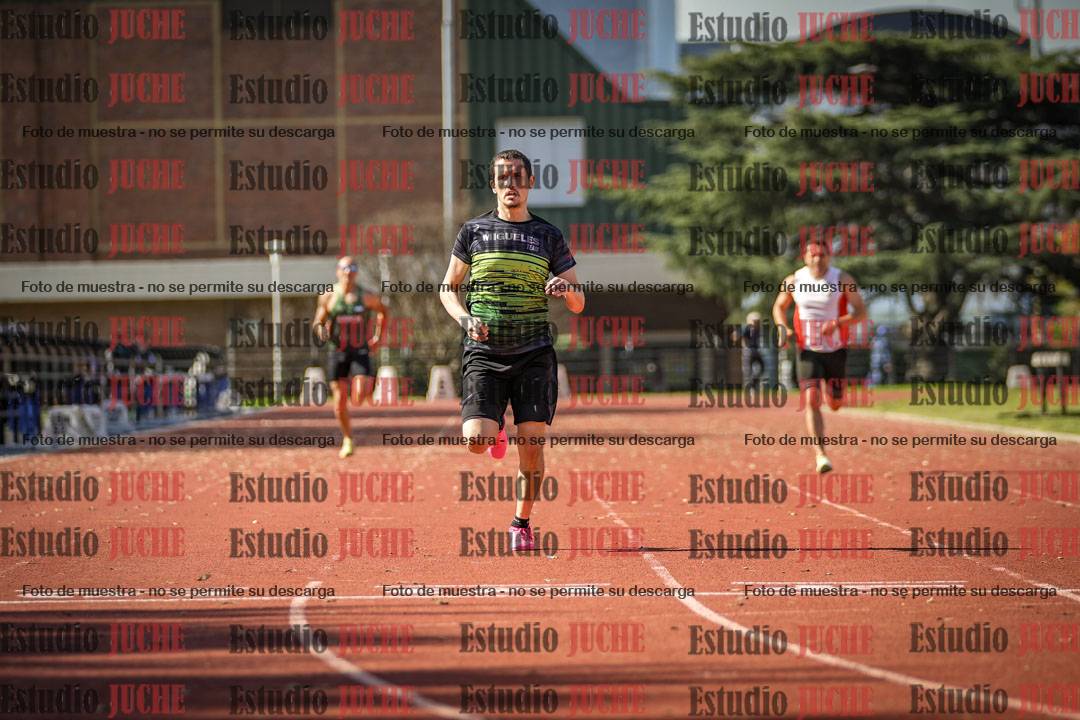 Fotos de los 400 m llanos de varones