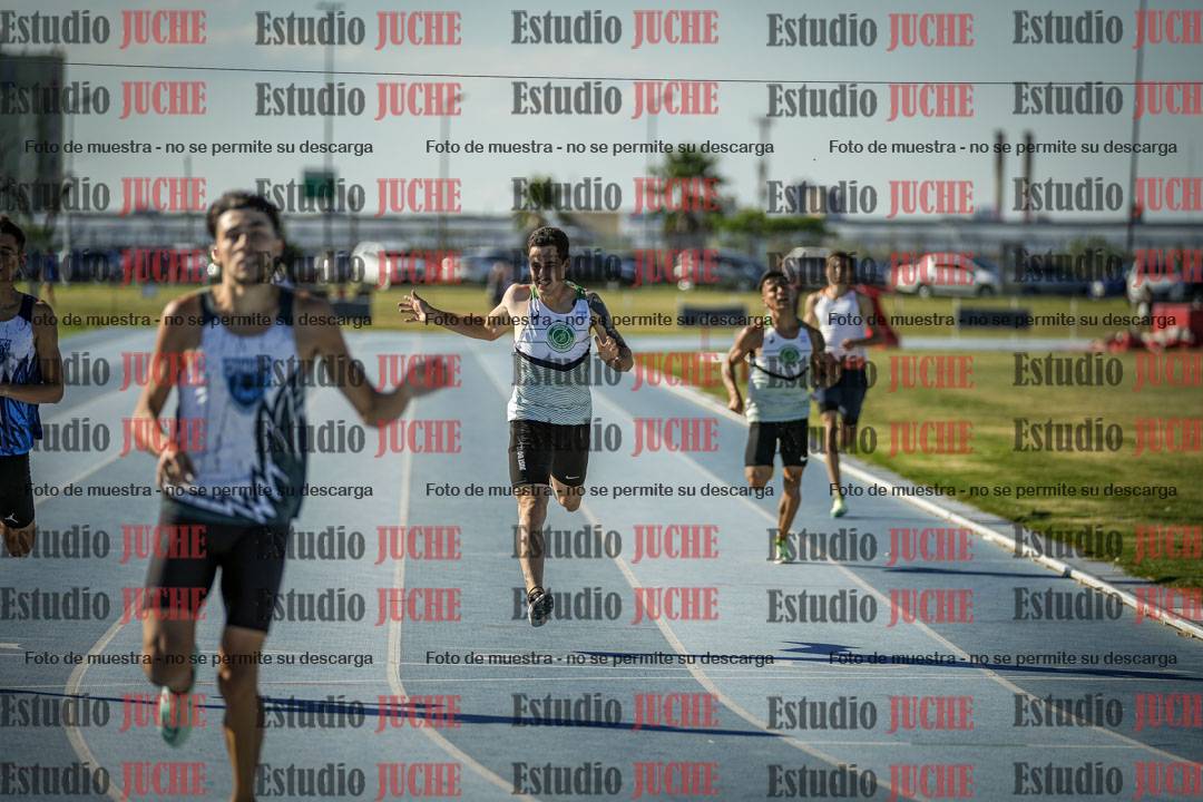 Fotos de los 400 m llanos de varones