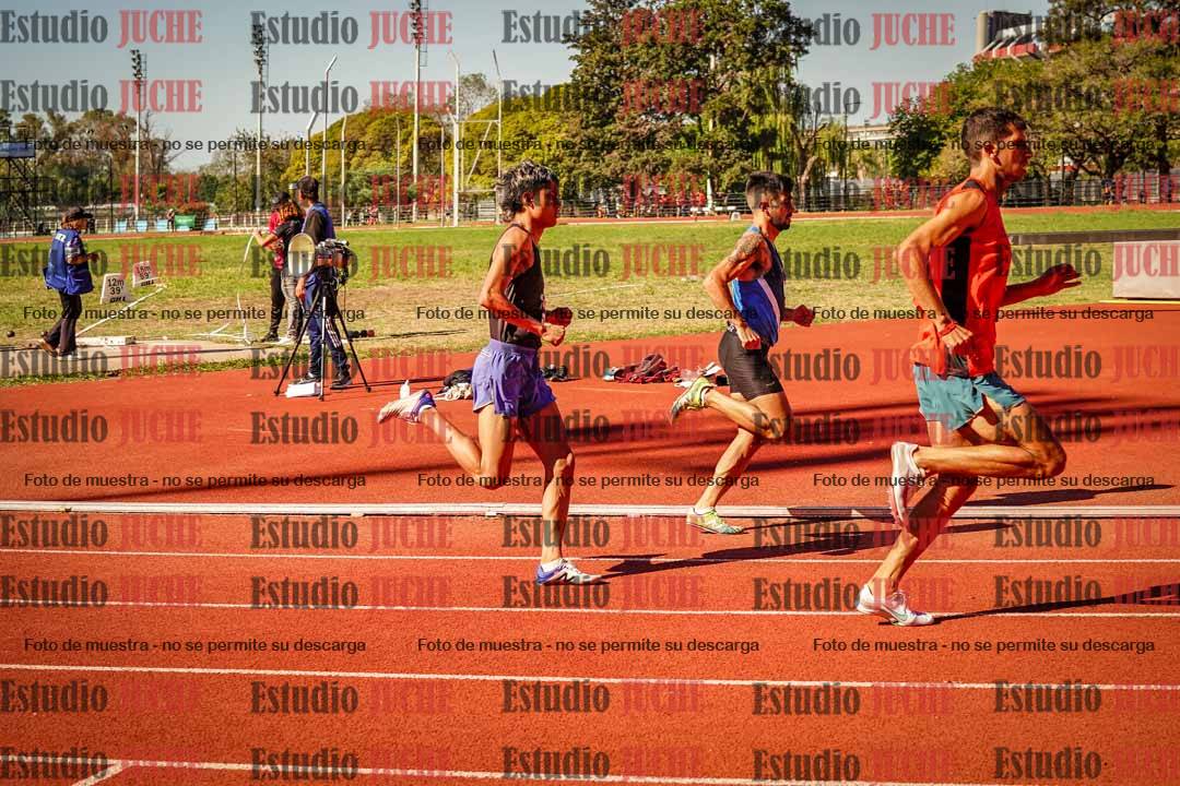 Fotos de los 800 m llanos de varones