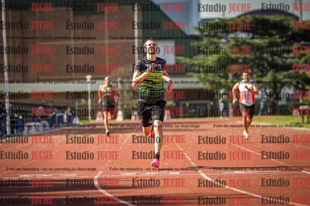 Fotos de los 400 m llanos de varones