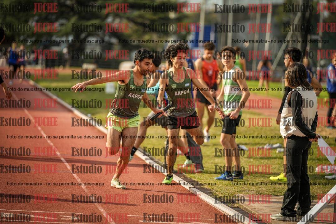 Fotos de las postas 4x400 m llanos de varones