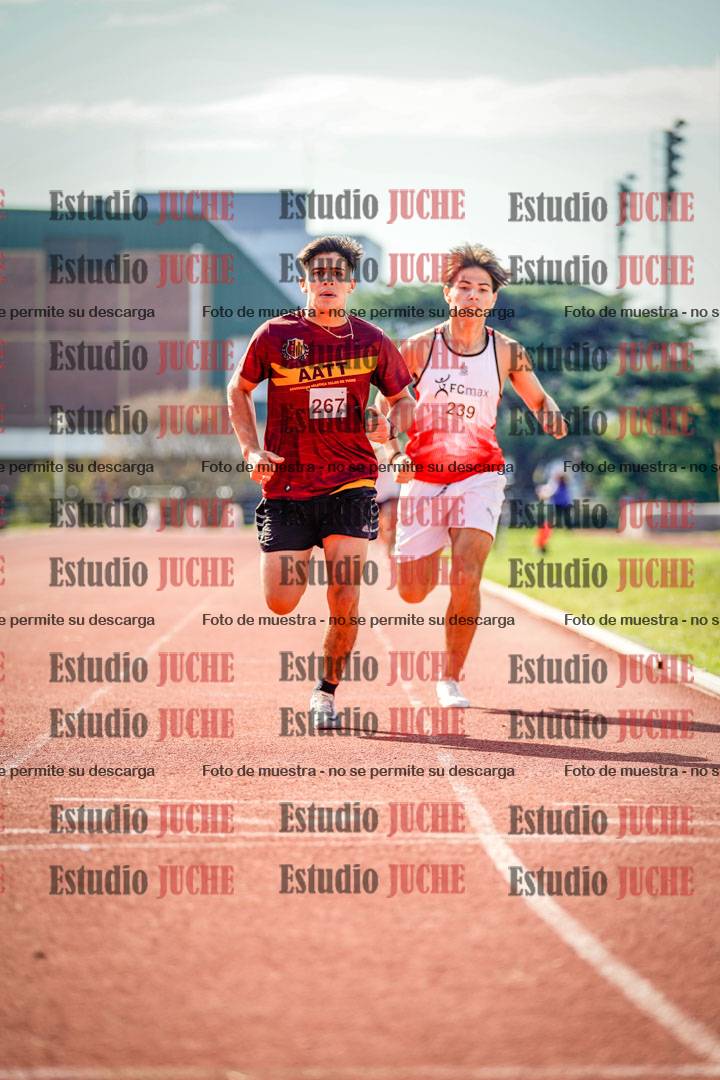 Fotos de los 800 m llanos de varones