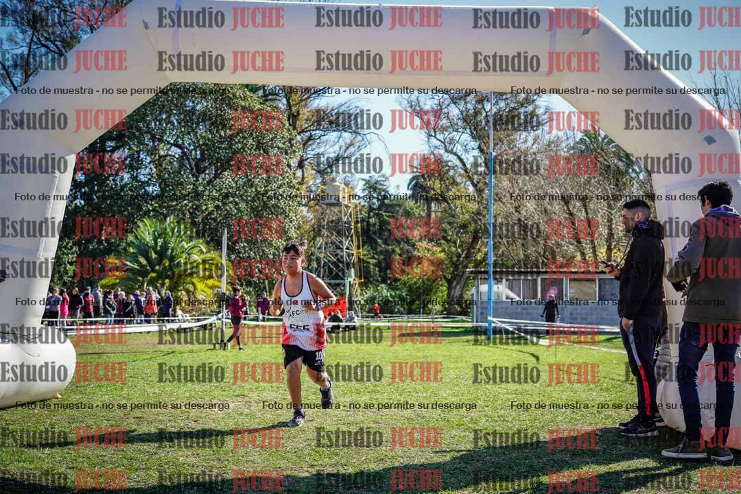 Fotos de la llegada del cross de 1000 m