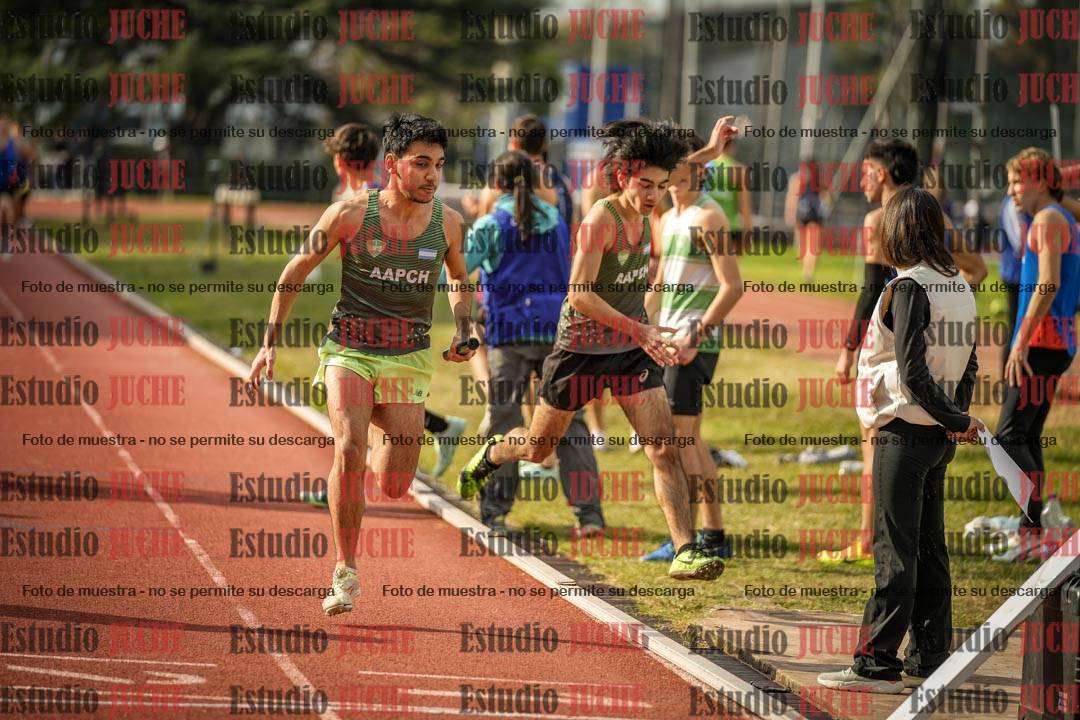 Fotos de las postas 4x400 m llanos de varones