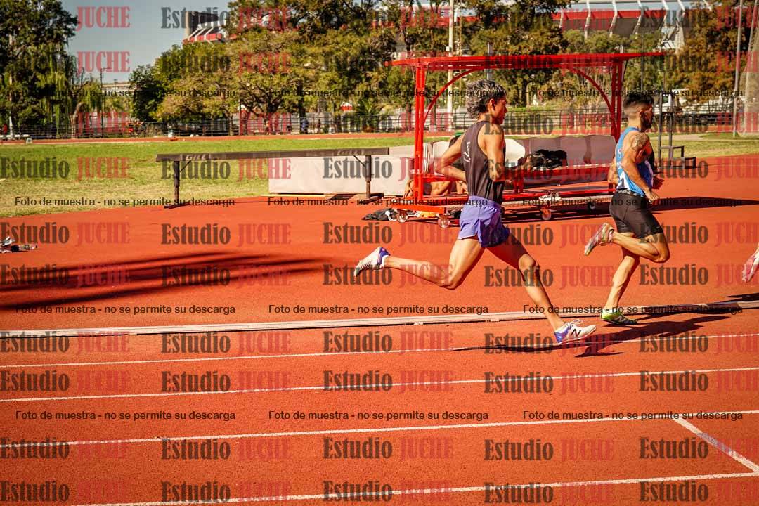 Fotos de los 800 m llanos de varones