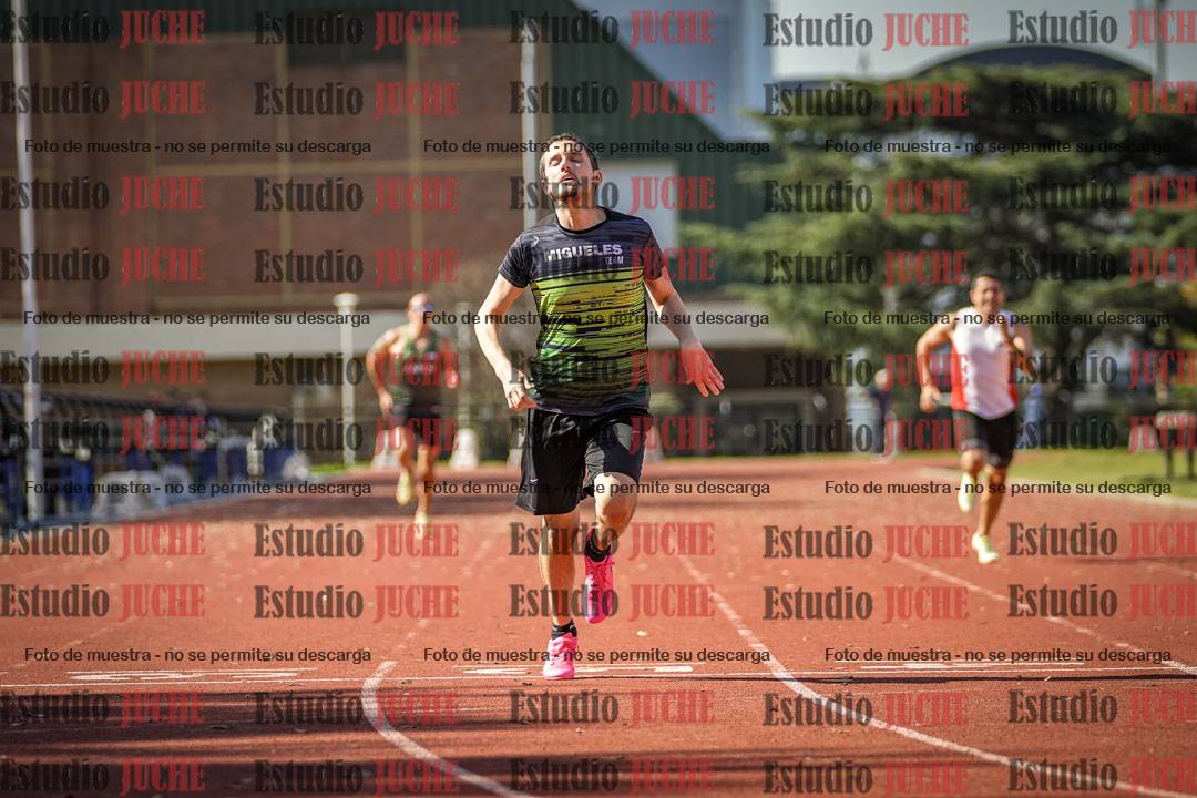 Fotos de los 400 m llanos de varones