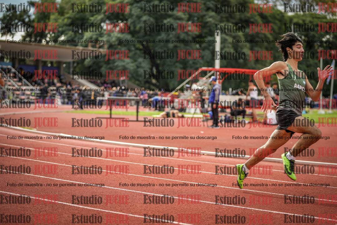 Fotos de los 400 m llanos de varones