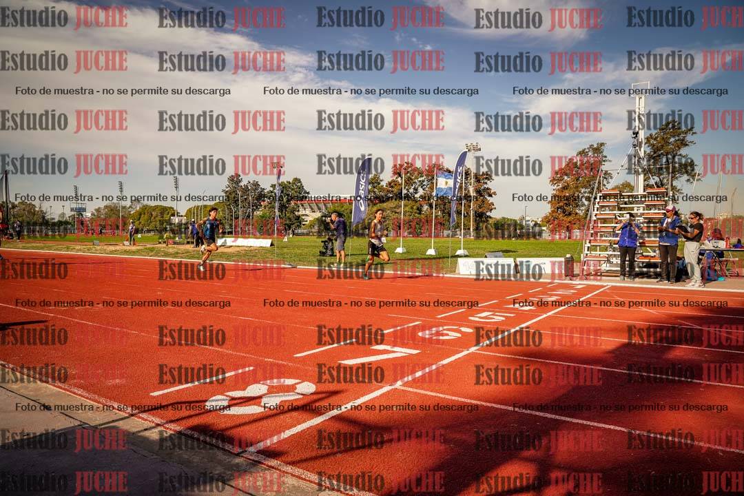 Fotos de los 400 m llanos de varones