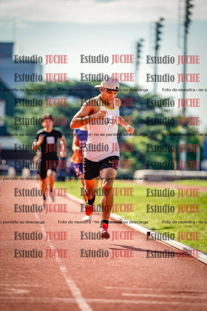 Fotos de los 800 m llanos de varones