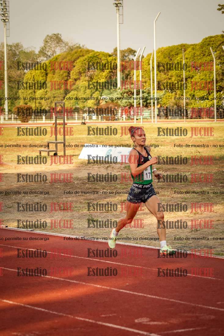 Fotos de los 5000 m llanos de mujeres y varones