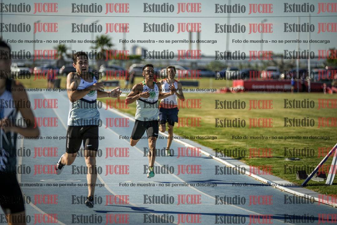 Fotos de los 400 m llanos de varones