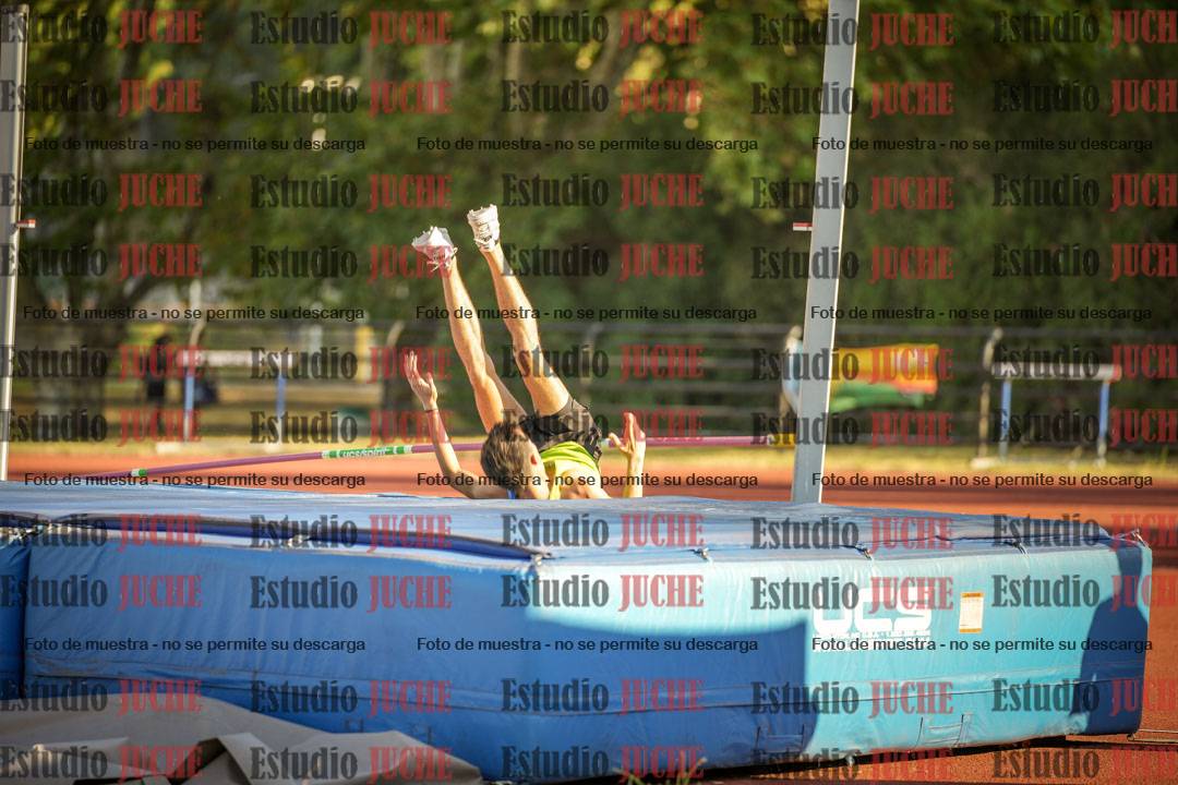 Fotos del salto en alto de varones