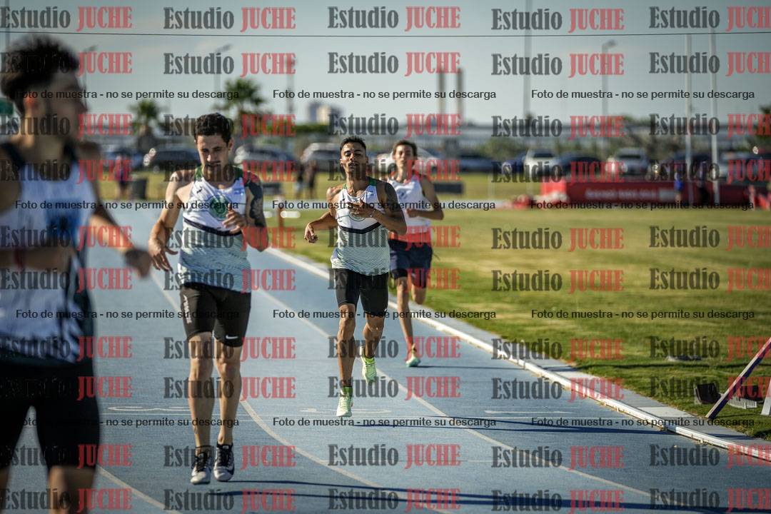 Fotos de los 400 m llanos de varones