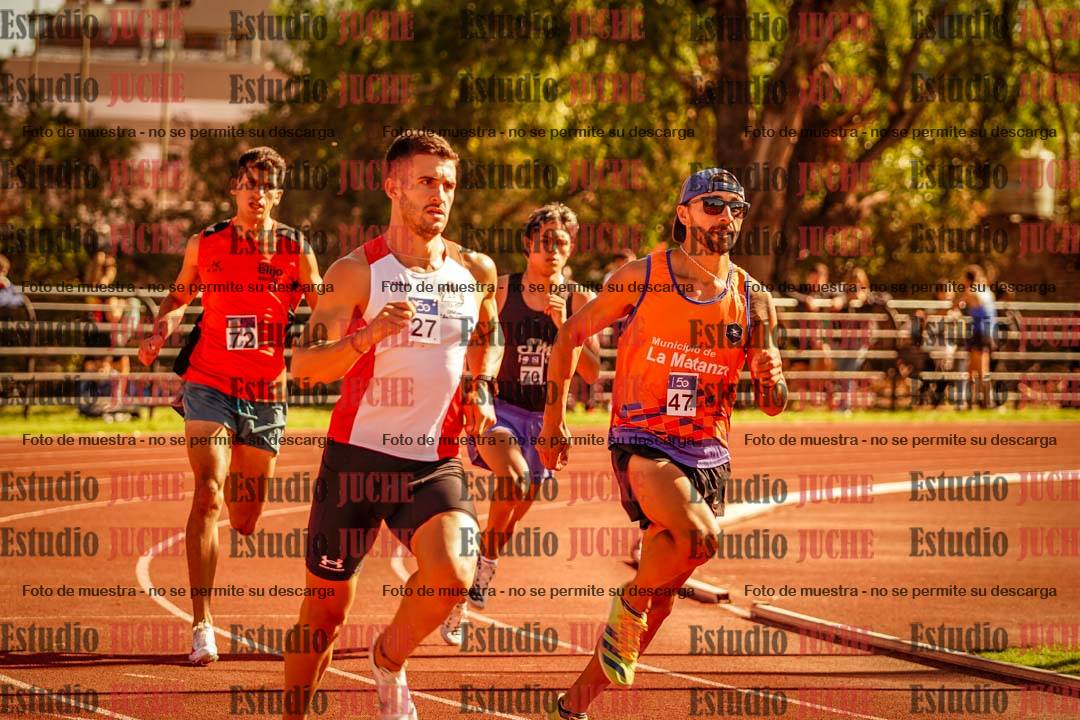 Fotos de los 800 m llanos de varones