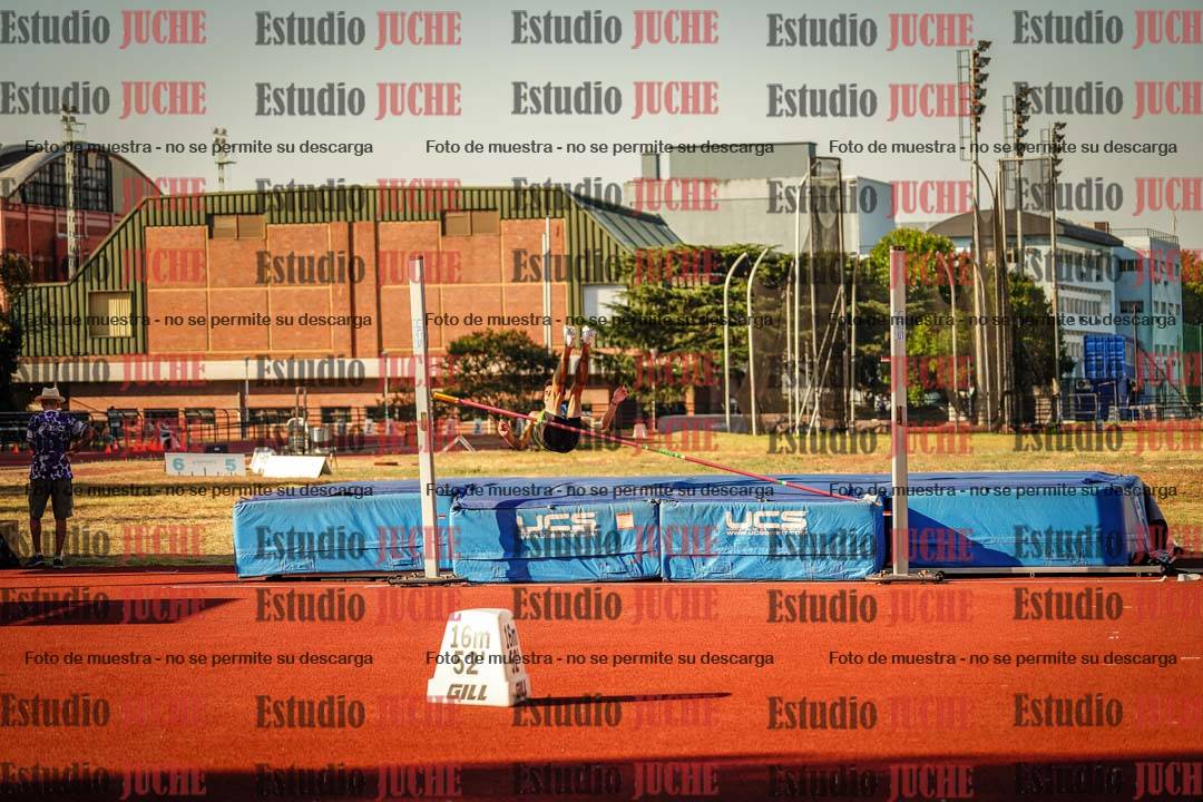 Fotos del salto en alto de varones