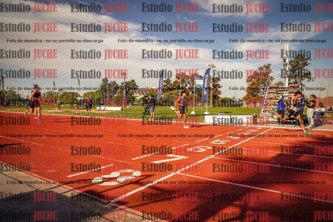 Fotos de los 400 m llanos de varones