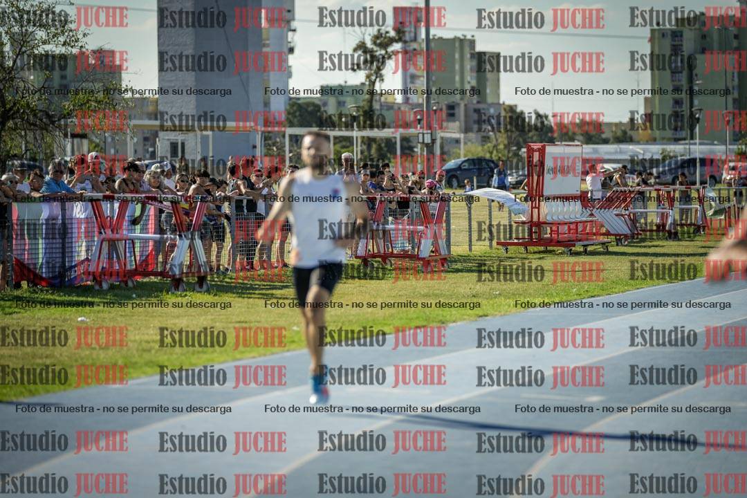 Fotos de los 400 m llanos de varones