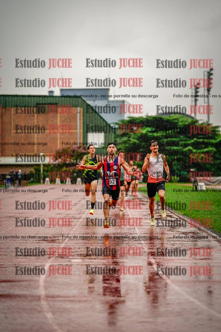 Fotos de los 800 m de varones