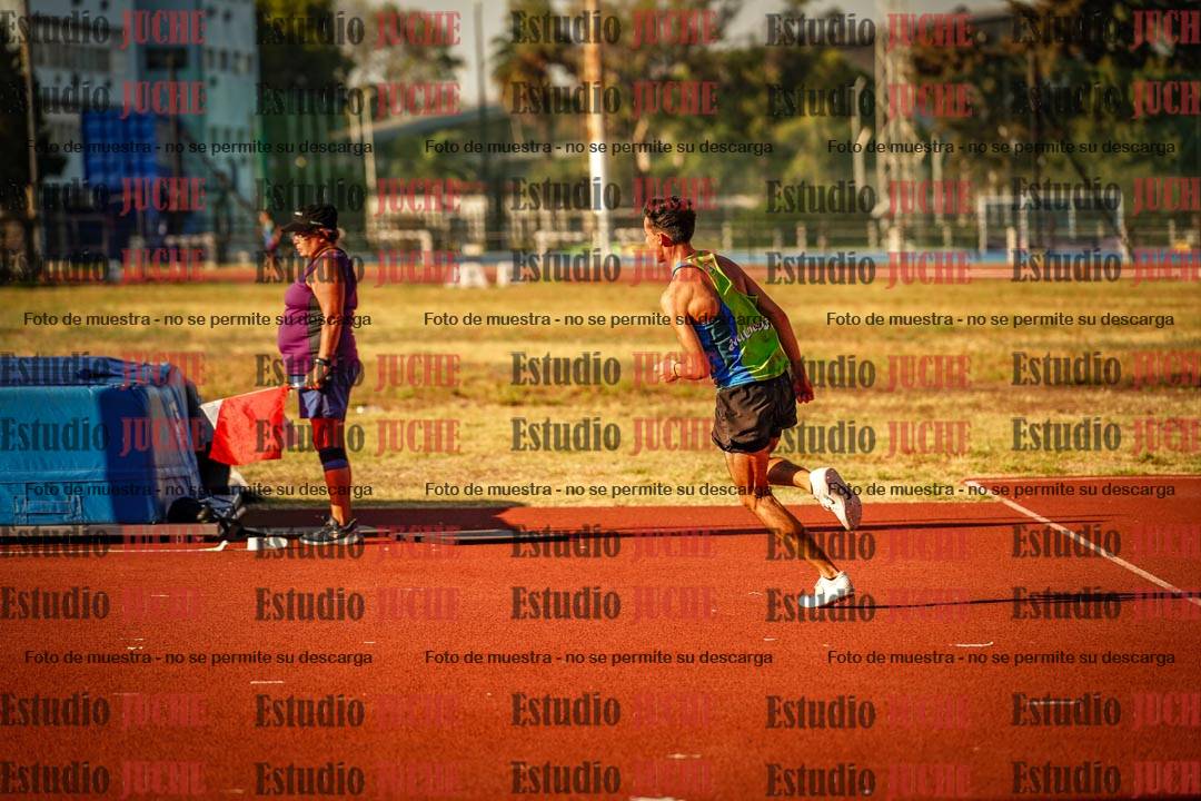 Fotos del salto en alto de varones