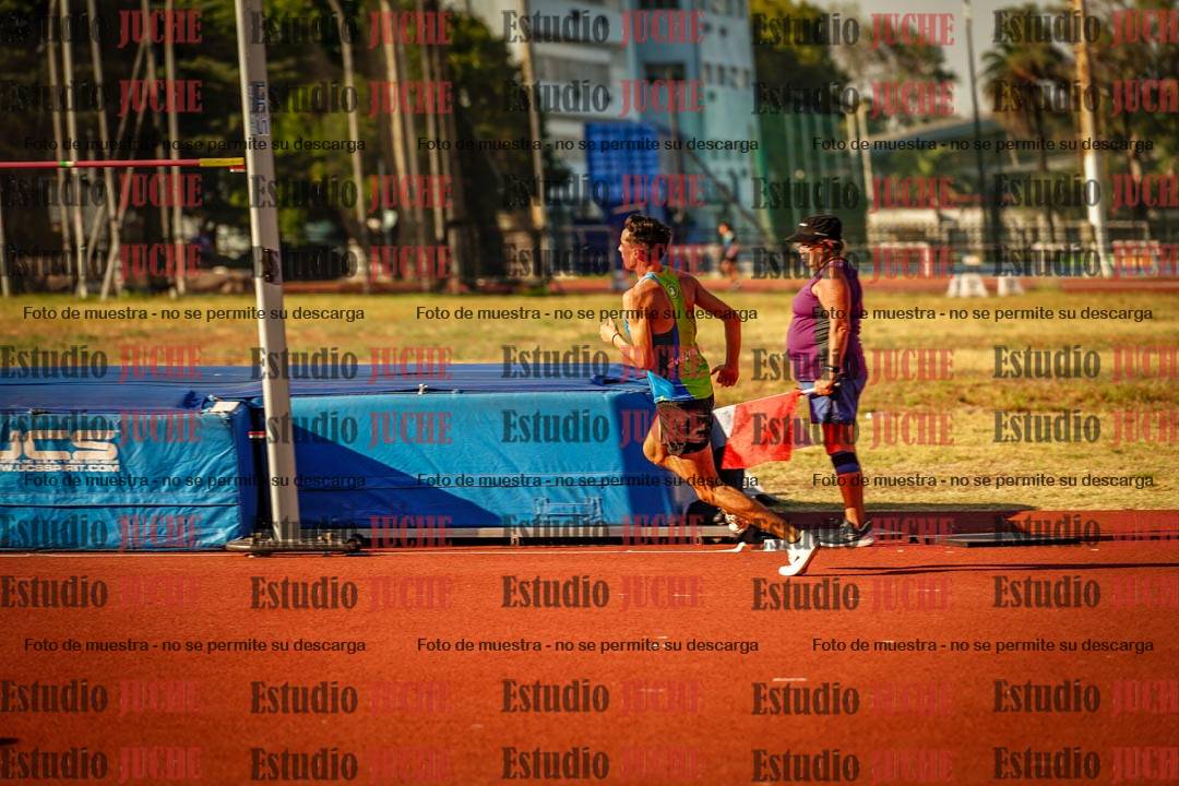 Fotos del salto en alto de varones