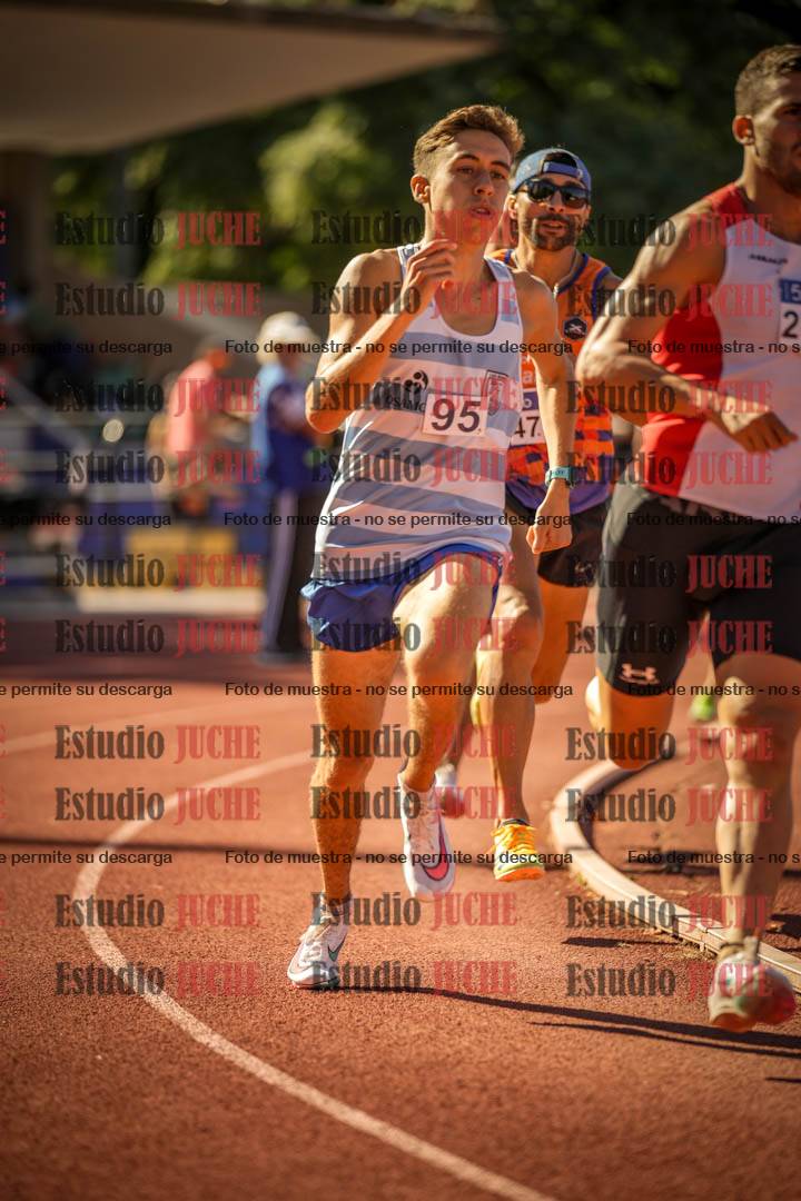 Fotos de los 800 m llanos de varones