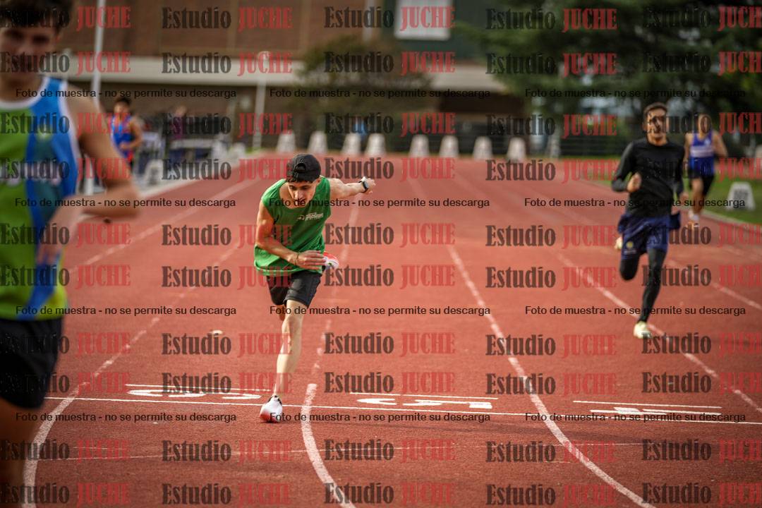 Fotos de los 400 m llanos de varones