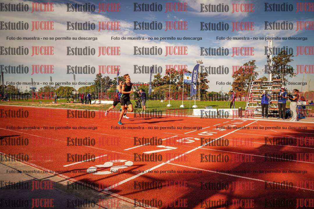 Fotos de los 400 m llanos de varones