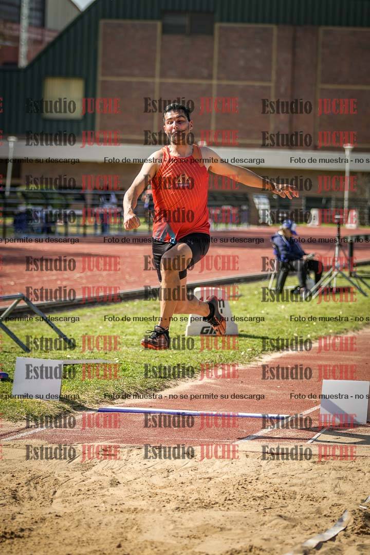 Fotos del salto en largo de varones - ambas categorías