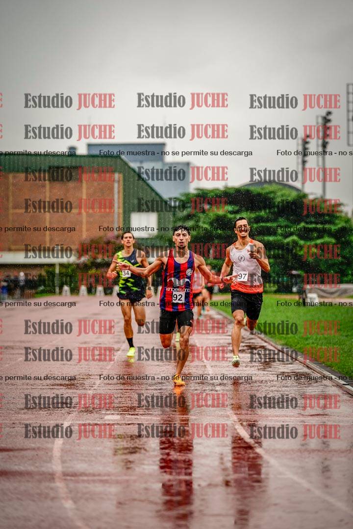 Fotos de los 800 m de varones