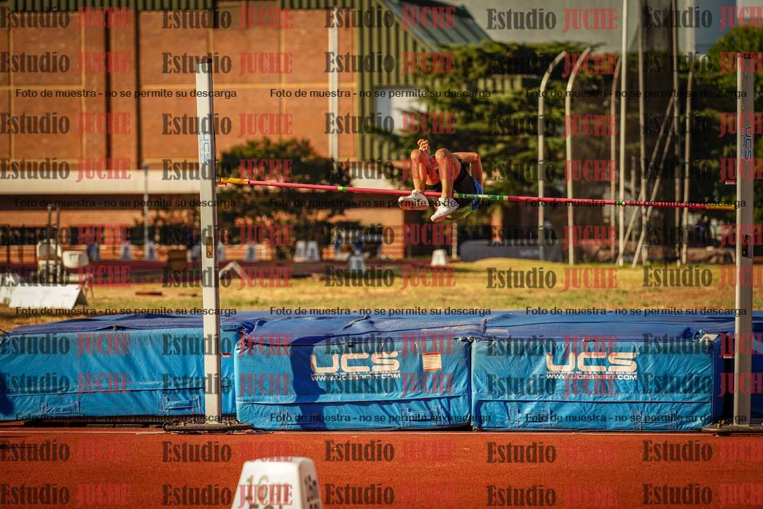 Fotos del salto en alto de varones
