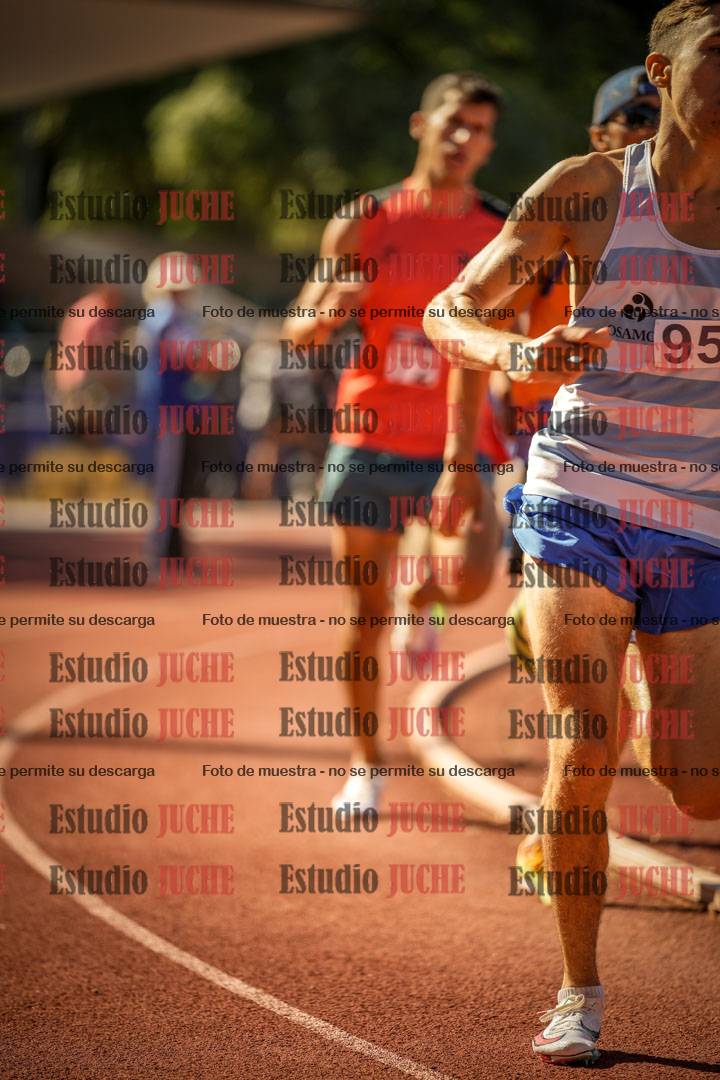 Fotos de los 800 m llanos de varones