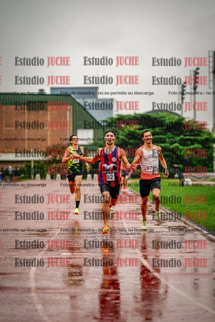 Fotos de los 800 m de varones