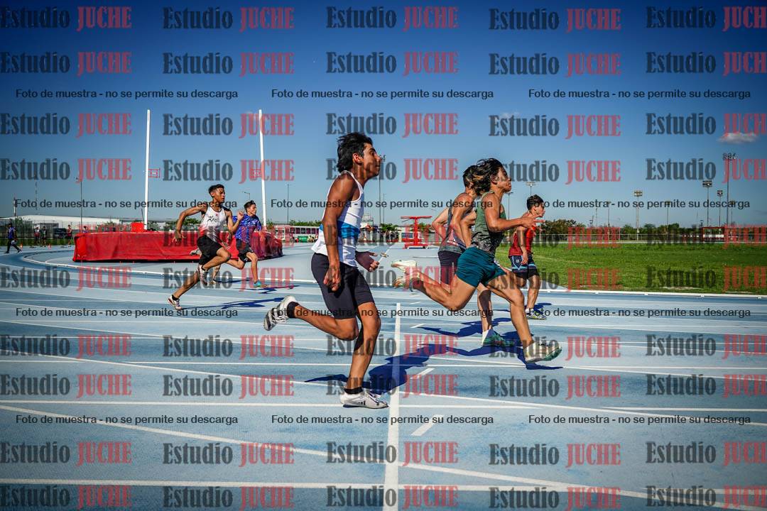 Fotos de los 150 m llanos de varones