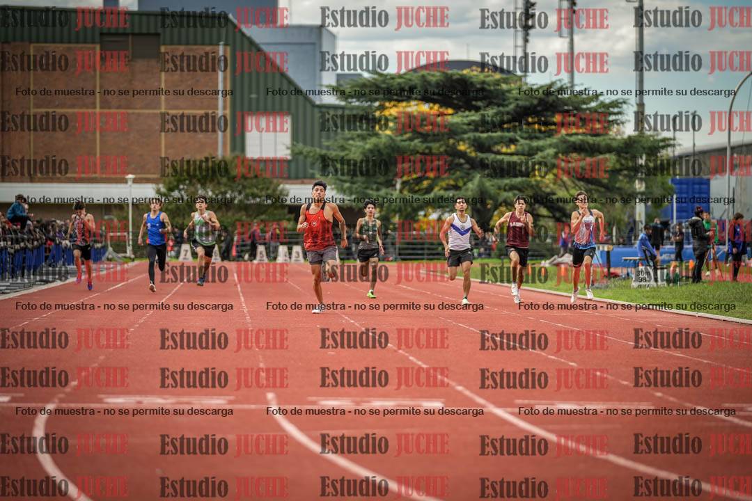 Fotos de los 400 m llanos de varones