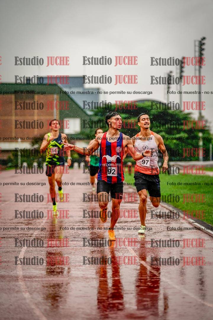 Fotos de los 800 m de varones