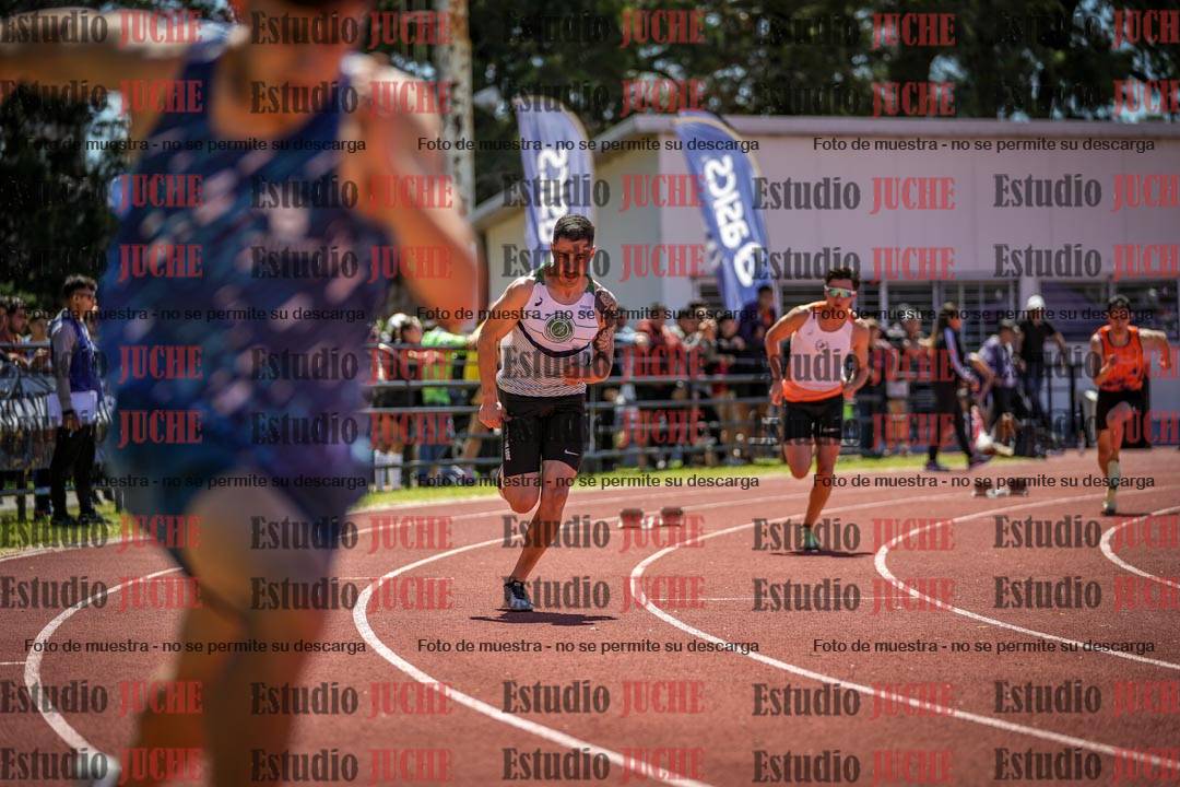 Fotos de los 400 m llanos de varones