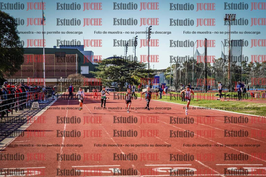 Fotos de los 50 m llanos de varones